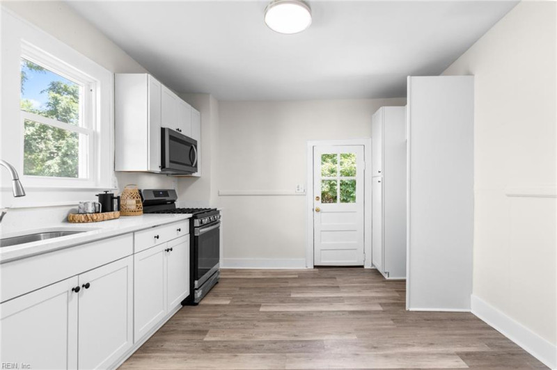 Photo 12 of 40 residential for sale in Suffolk virginia