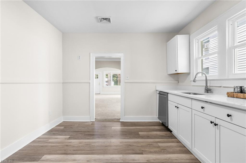 Photo 16 of 40 residential for sale in Suffolk virginia