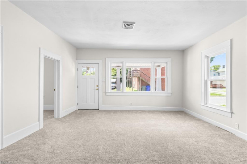 Photo 7 of 40 residential for sale in Suffolk virginia