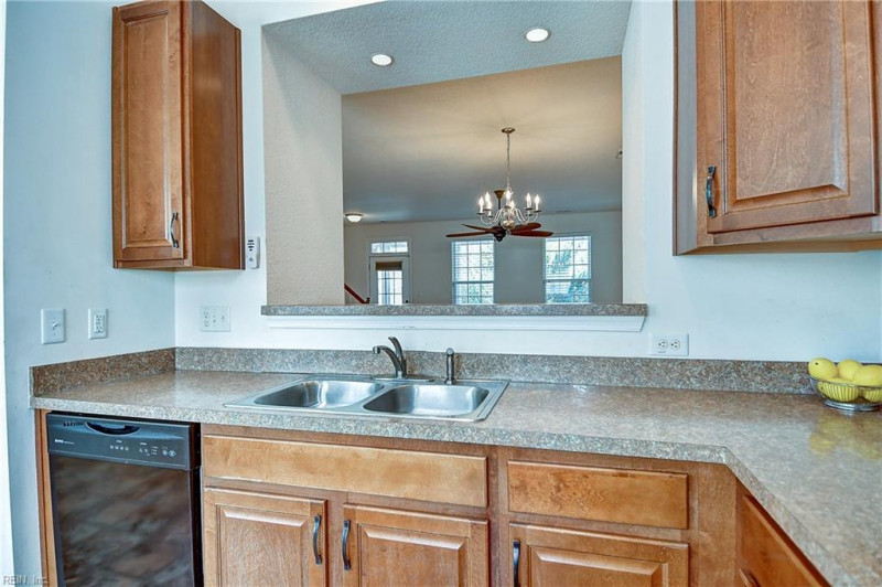 Photo 15 of 44 residential for sale in Virginia Beach virginia