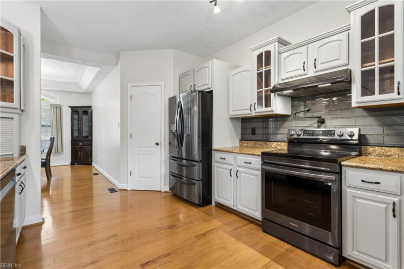 Photo 13 of 48 residential for sale in Hampton virginia