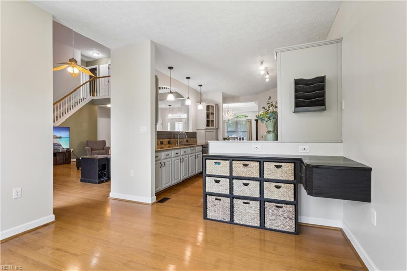 Photo 17 of 48 residential for sale in Hampton virginia