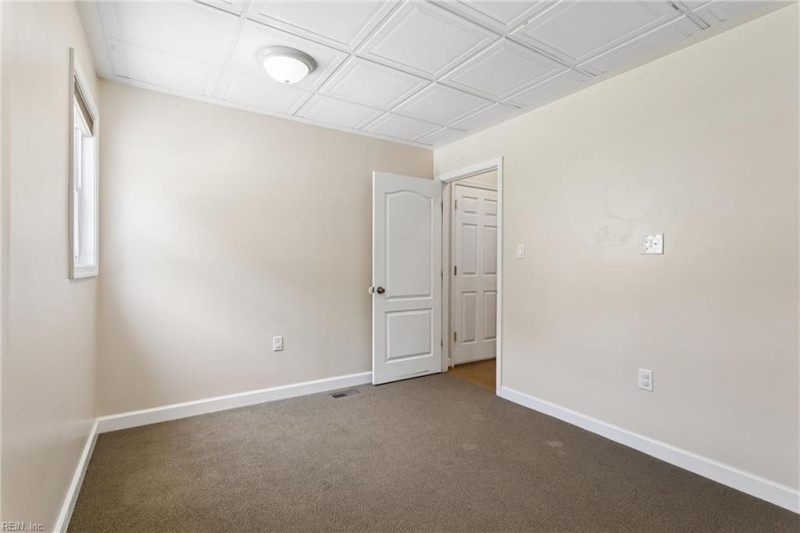 Photo 18 of 48 residential for sale in Hampton virginia