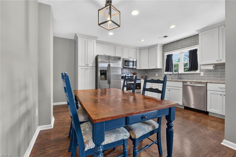 Photo 11 of 50 residential for sale in Chesapeake virginia