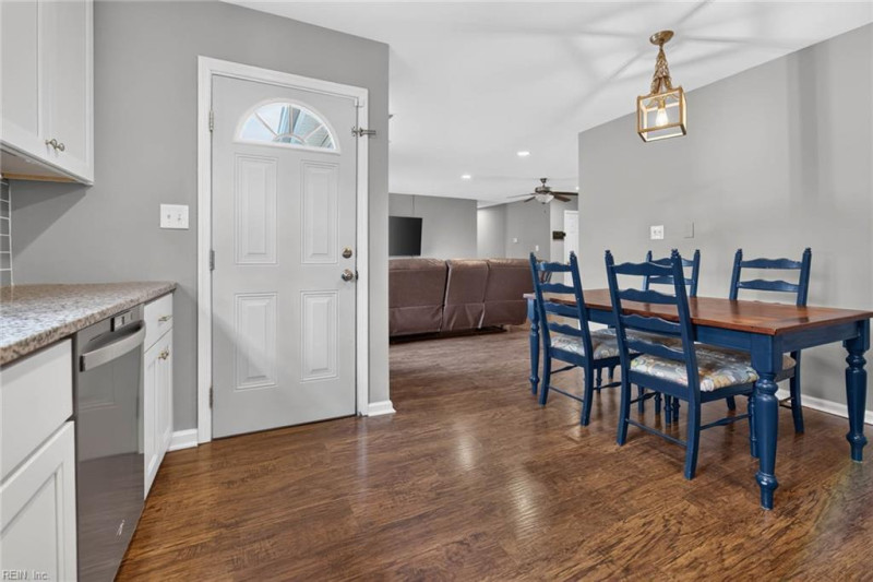 Photo 12 of 50 residential for sale in Chesapeake virginia