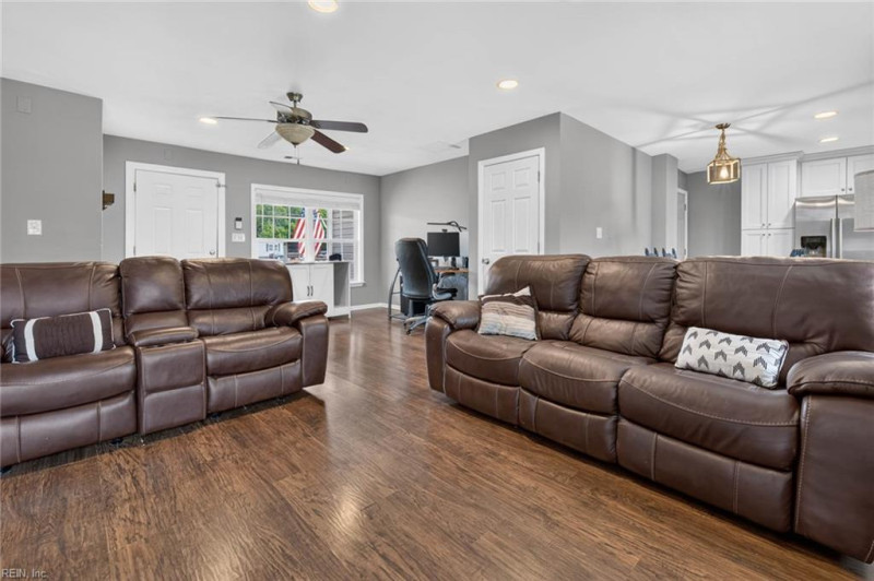 Photo 19 of 50 residential for sale in Chesapeake virginia