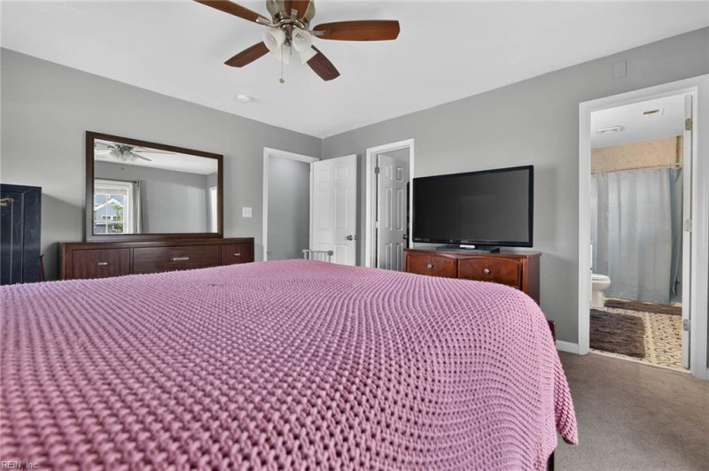 Photo 23 of 50 residential for sale in Chesapeake virginia