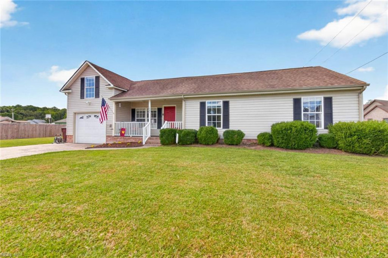 Photo 3 of 50 residential for sale in Chesapeake virginia