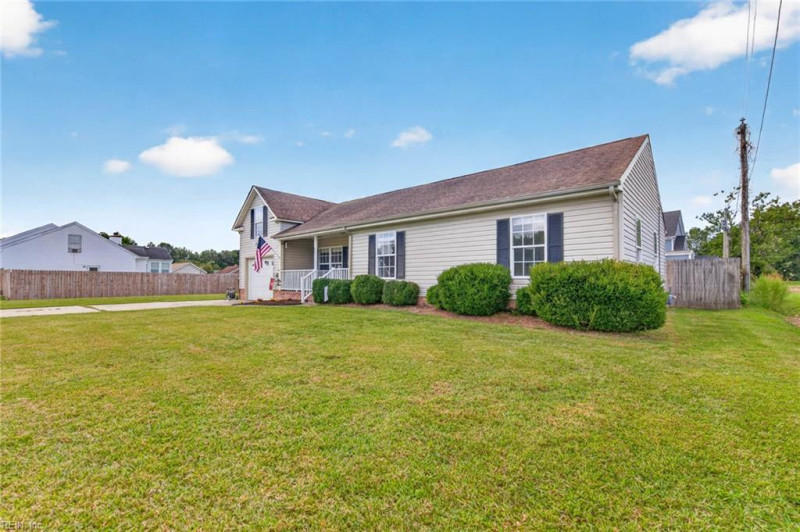 Photo 6 of 50 residential for sale in Chesapeake virginia