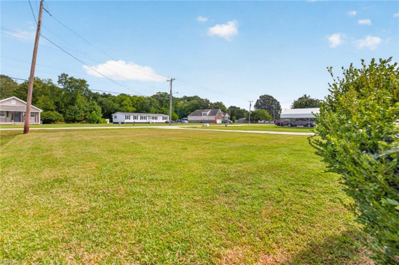 Photo 8 of 50 residential for sale in Chesapeake virginia