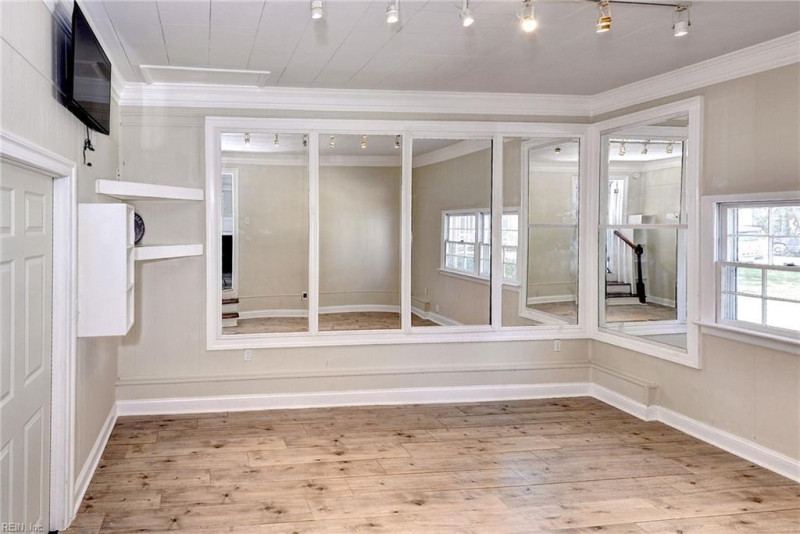 Photo 22 of 38 residential for sale in Newport News virginia