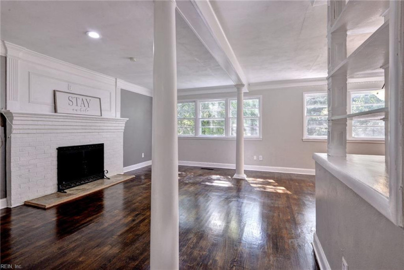 Photo 5 of 38 residential for sale in Newport News virginia