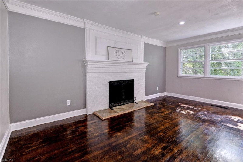 Photo 9 of 38 residential for sale in Newport News virginia