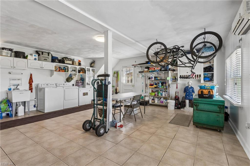 Photo 14 of 50 residential for sale in Hampton virginia