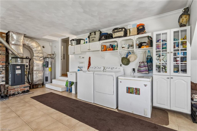 Photo 15 of 50 residential for sale in Hampton virginia