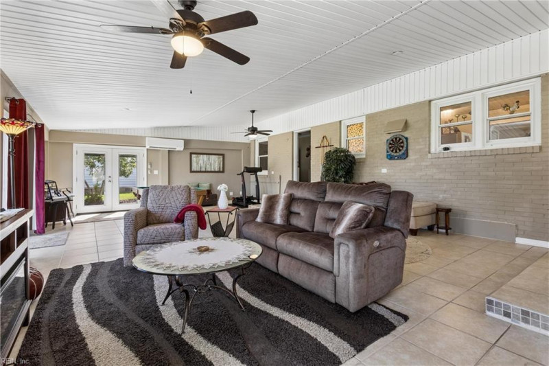Photo 9 of 50 residential for sale in Hampton virginia