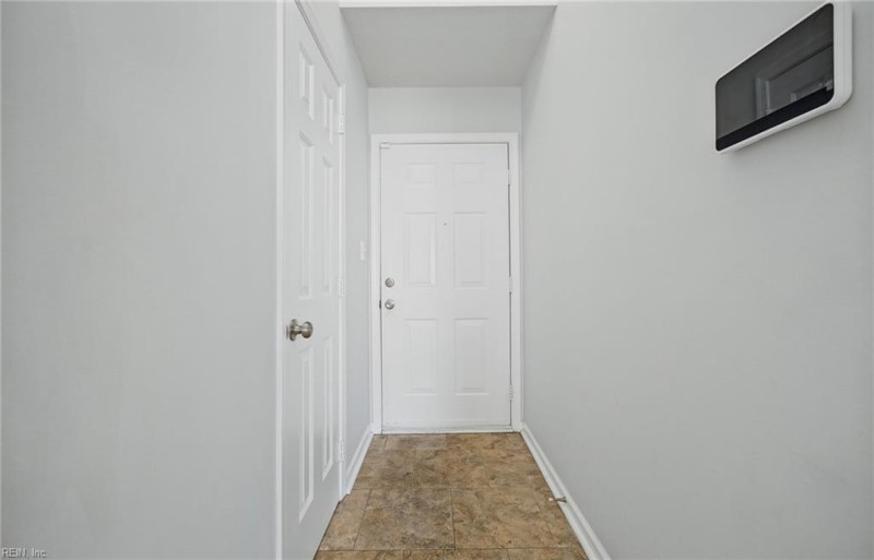 Photo 5 of 39 residential for sale in Newport News virginia