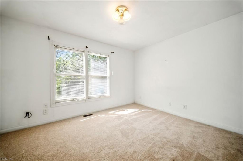 Photo 13 of 20 residential for sale in Portsmouth virginia