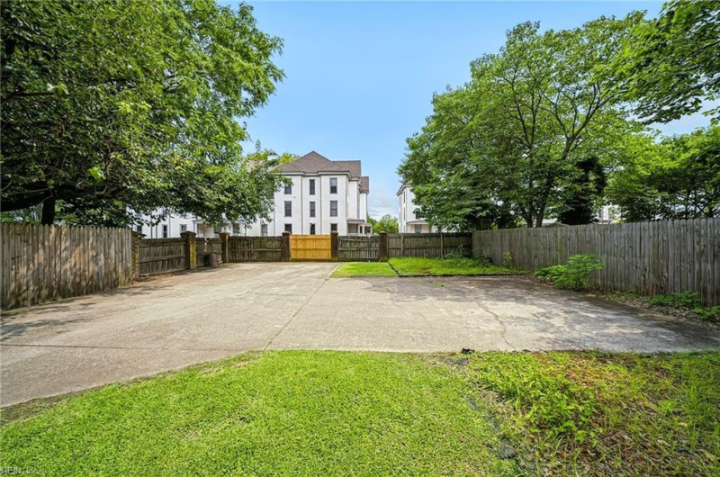 Photo 18 of 20 residential for sale in Portsmouth virginia