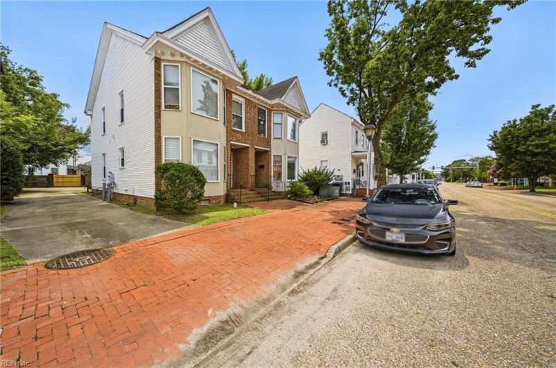 Photo 2 of 20 residential for sale in Portsmouth virginia