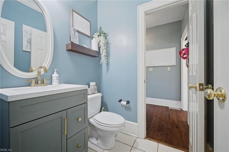 Photo 11 of 50 residential for sale in Chesapeake virginia