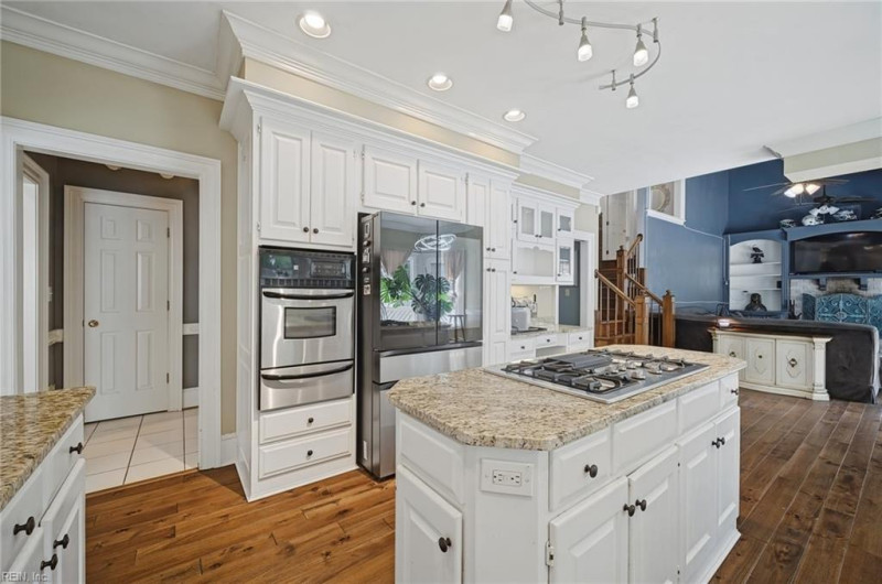 Photo 16 of 50 residential for sale in Chesapeake virginia