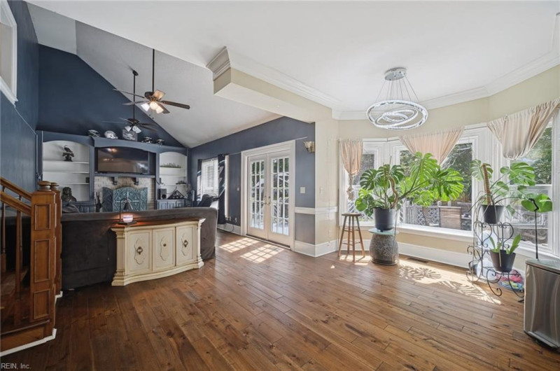 Photo 18 of 50 residential for sale in Chesapeake virginia
