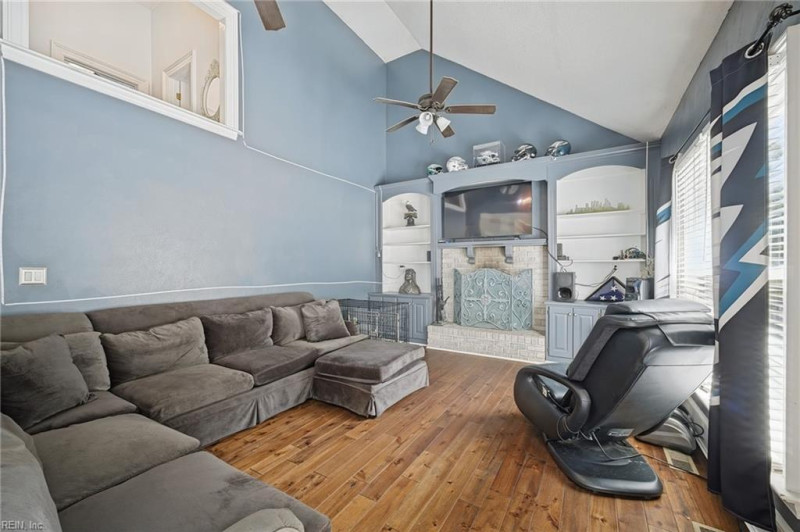 Photo 21 of 50 residential for sale in Chesapeake virginia