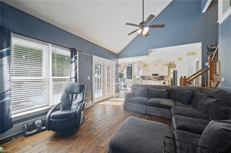Photo 22 of 50 residential for sale in Chesapeake virginia