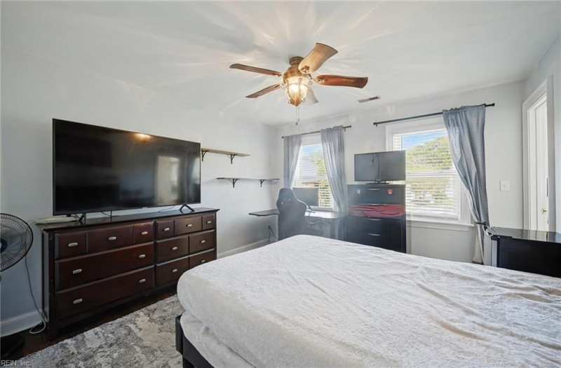 Photo 31 of 50 residential for sale in Chesapeake virginia