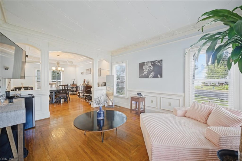 Photo 6 of 50 residential for sale in Chesapeake virginia