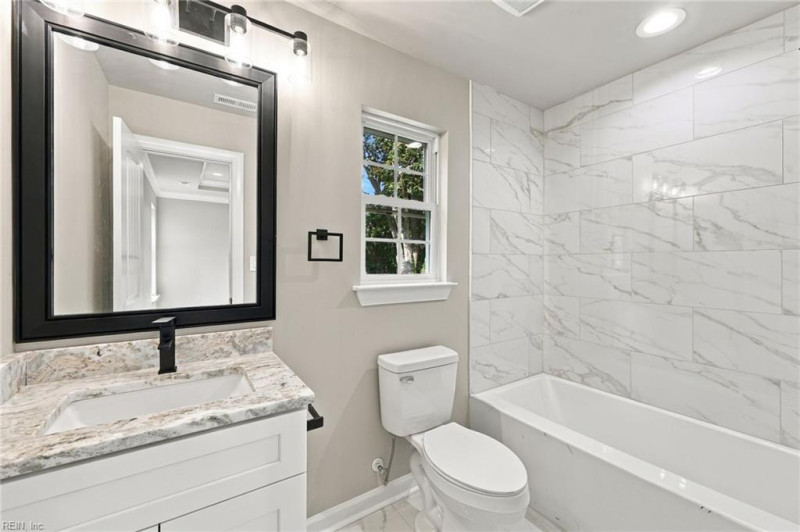 Photo 12 of 46 residential for sale in Hampton virginia