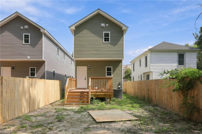 Photo 15 of 46 residential for sale in Hampton virginia