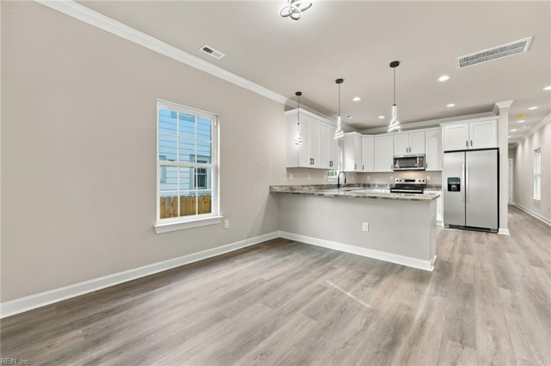Photo 18 of 46 residential for sale in Hampton virginia