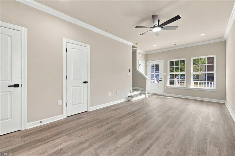 Photo 4 of 46 residential for sale in Hampton virginia