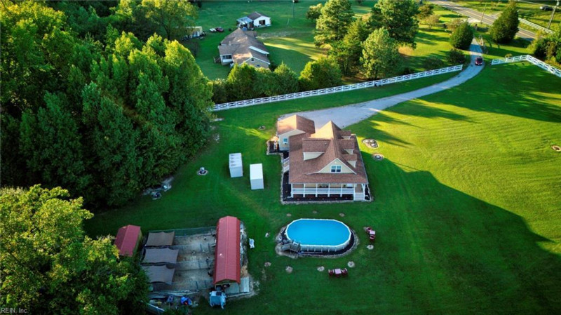 Photo 6 of 42 residential for sale in Isle of Wight County virginia