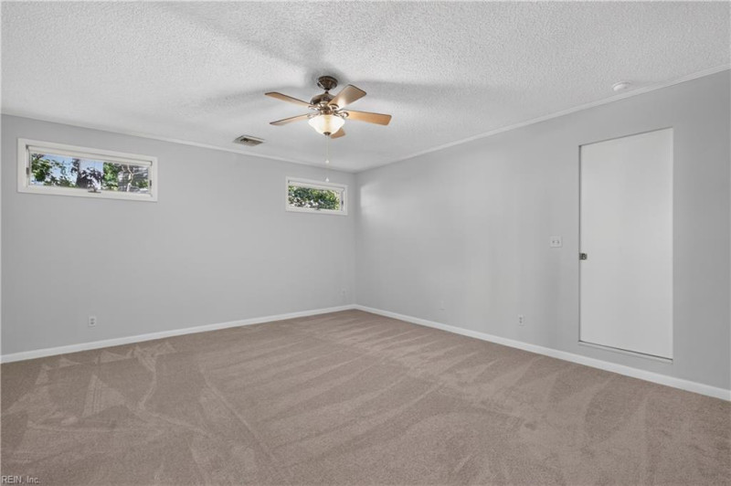 Photo 13 of 45 residential for sale in Chesapeake virginia