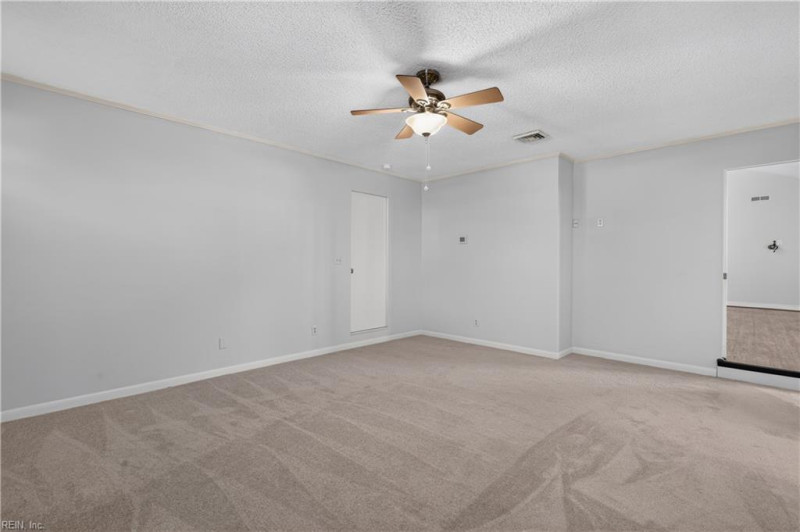 Photo 14 of 45 residential for sale in Chesapeake virginia
