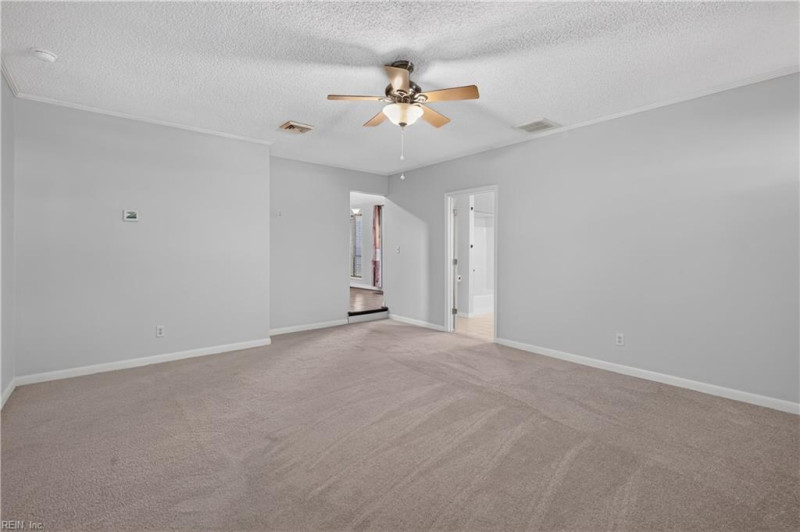 Photo 15 of 45 residential for sale in Chesapeake virginia
