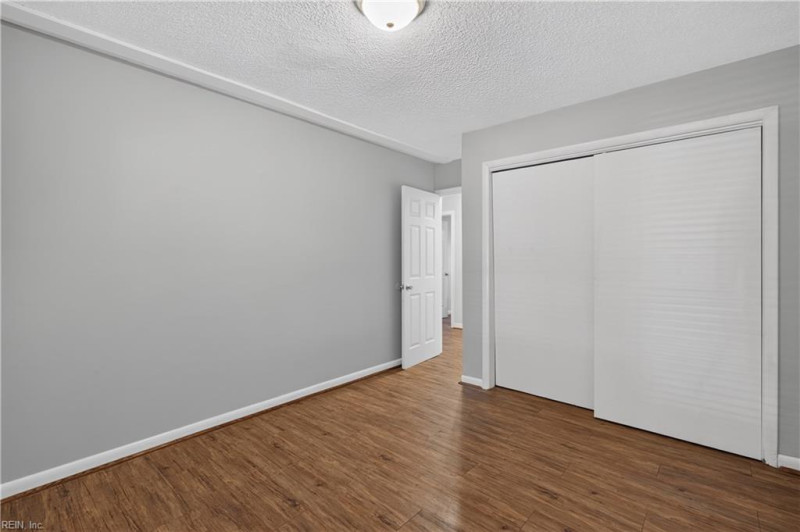 Photo 21 of 45 residential for sale in Chesapeake virginia