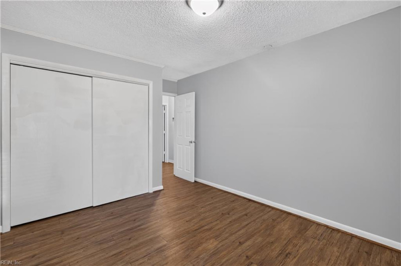 Photo 23 of 45 residential for sale in Chesapeake virginia