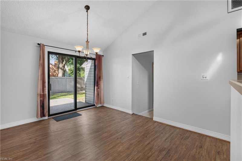 Photo 7 of 45 residential for sale in Chesapeake virginia