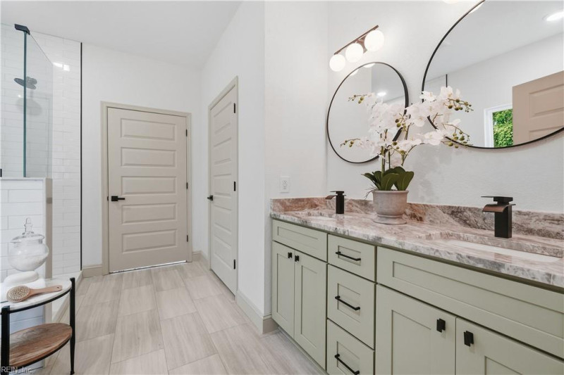 Photo 13 of 25 residential for sale in Norfolk virginia