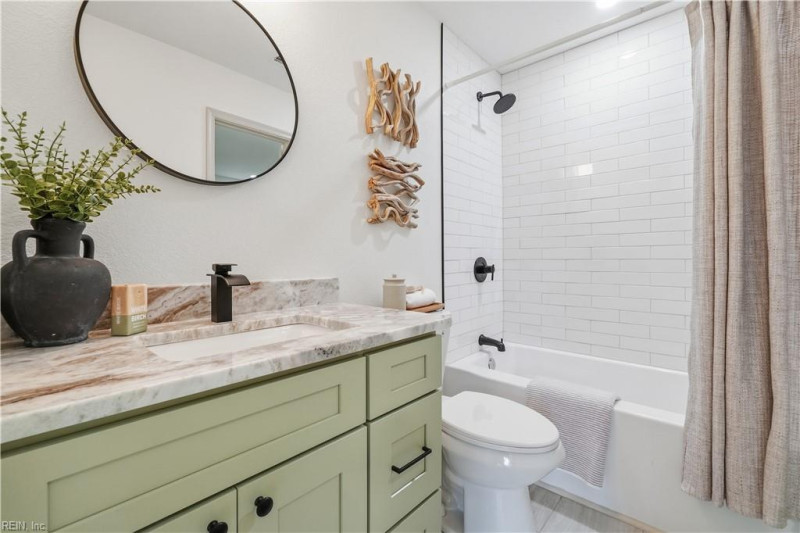 Photo 17 of 25 residential for sale in Norfolk virginia