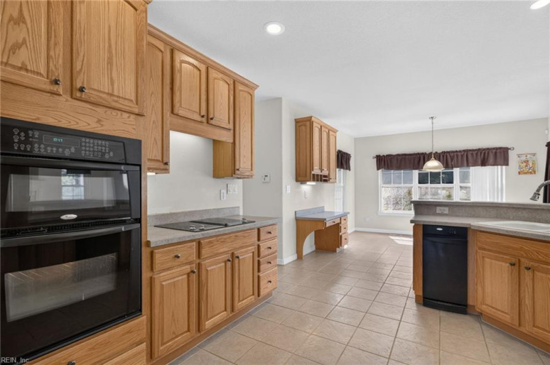 Photo 17 of 50 residential for sale in Chesapeake virginia Photo 17 of 50 residential for sale in Chesapeake virginia
