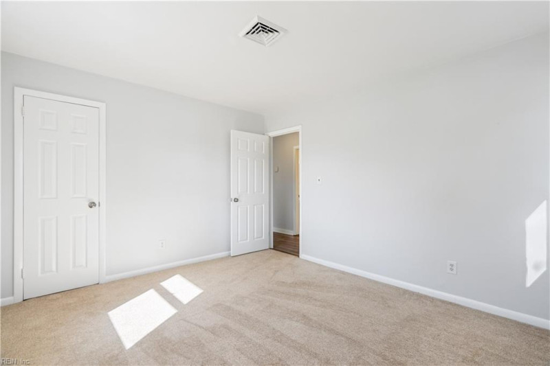 Photo 33 of 42 residential for sale in Chesapeake virginia Photo 33 of 42 residential for sale in Chesapeake virginia