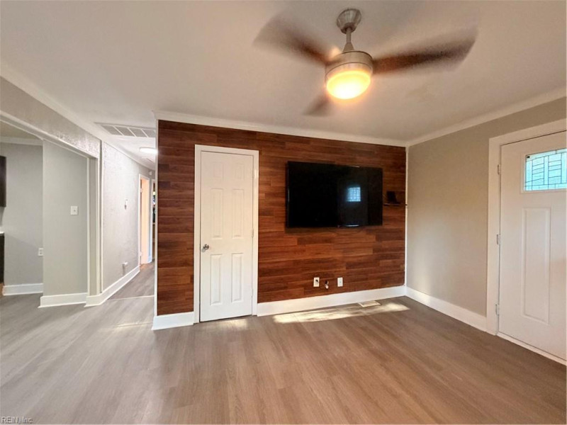 Photo 3 of 12 residential for sale in Portsmouth virginia
