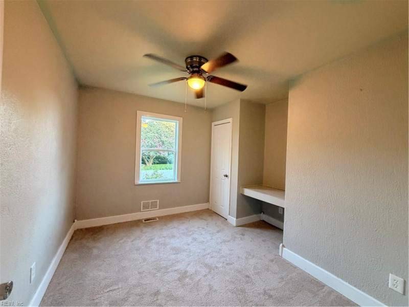 Photo 4 of 12 residential for sale in Portsmouth virginia