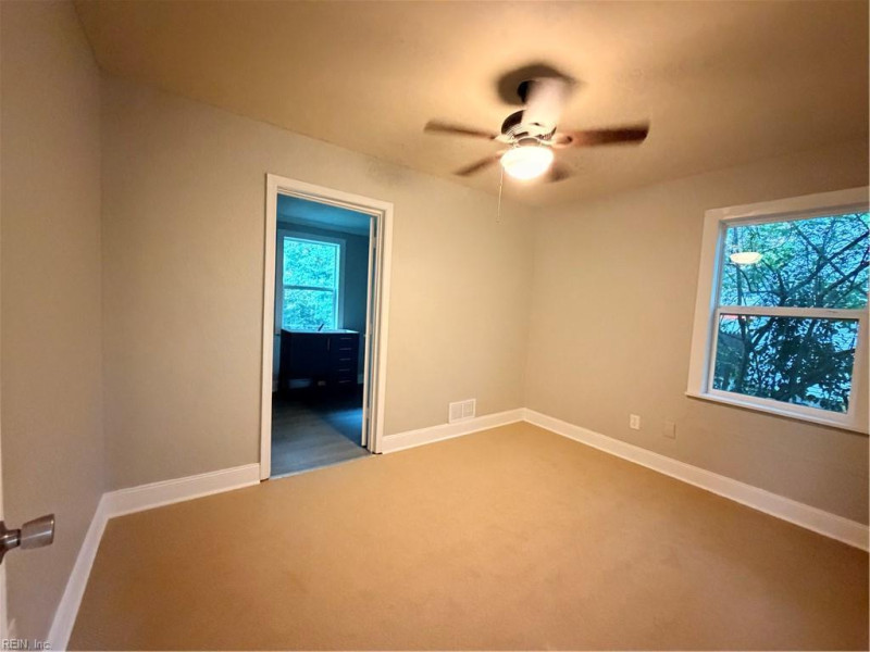 Photo 6 of 12 residential for sale in Portsmouth virginia