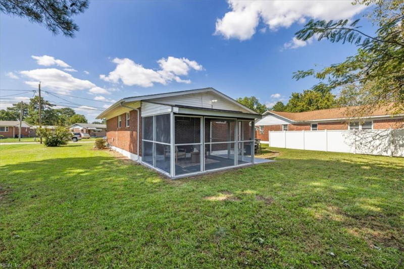 Photo 13 of 14 residential for sale in Portsmouth virginia